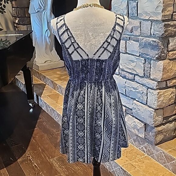 Strappy sundress size medium by Miss Daisy - Picture 5 of 10